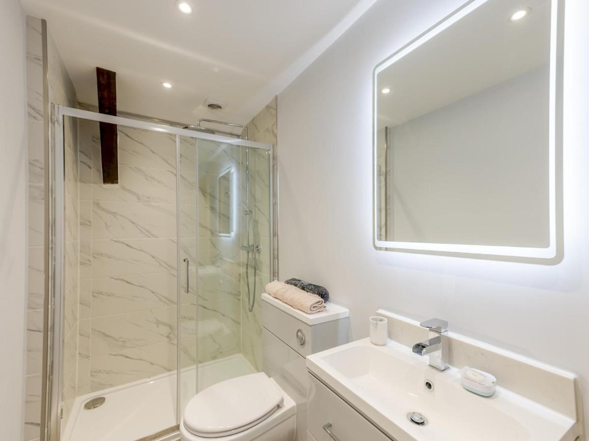 Pass The Keys Dahlia Contemporary Town Centre Apartment Shrewsbury Extérieur photo